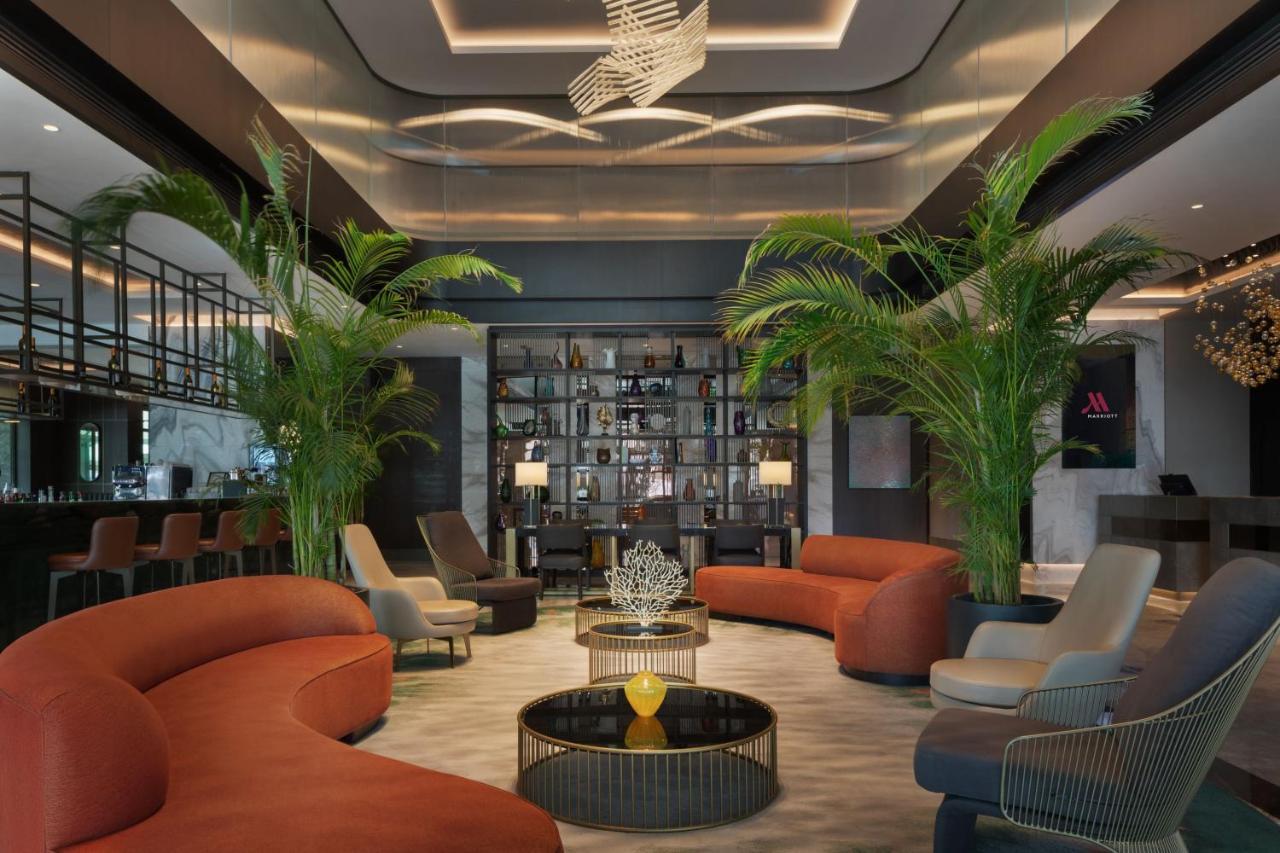 Izmir Marriott Hotel ภายนอก รูปภาพ The lobby of the hotel