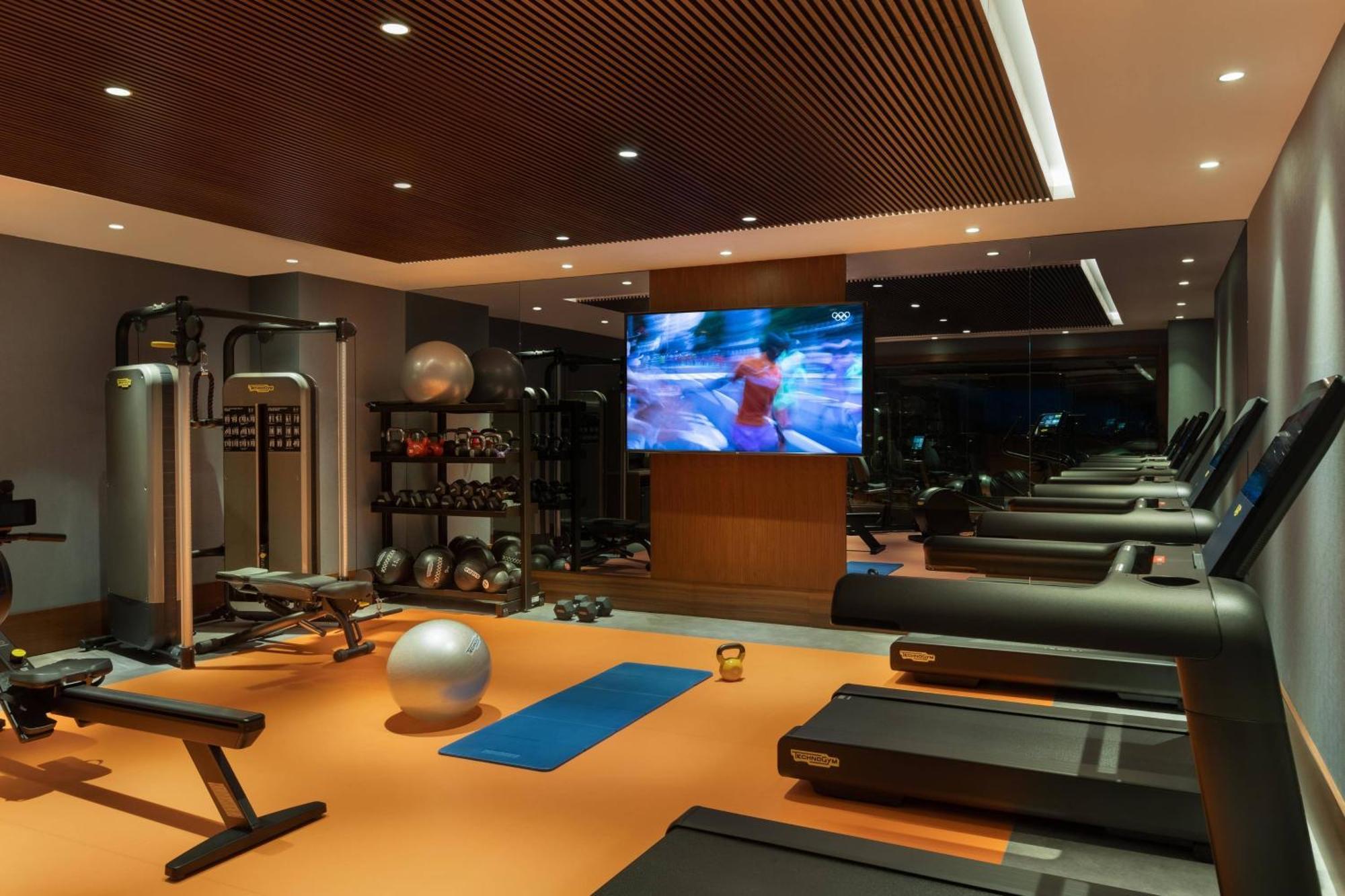 Izmir Marriott Hotel ภายนอก รูปภาพ The gym at the hotel